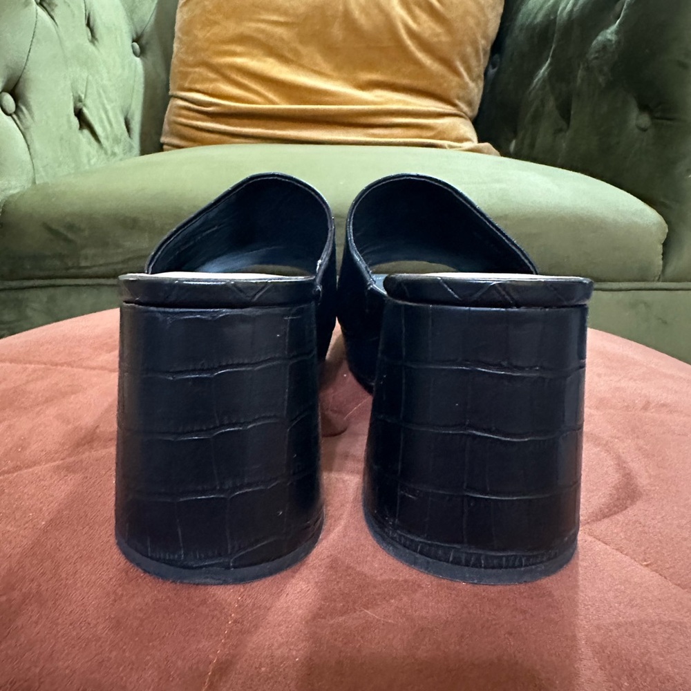 Dolce Vita Black Alligator Platform Sandal with Block Heel - Picture 6 of 7